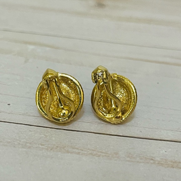 Vintage Ciner  Amber And Gold Tone Clip On Earrings. - Picture 2 of 8